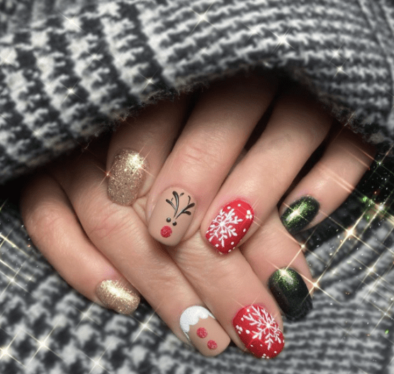 red and green nail art